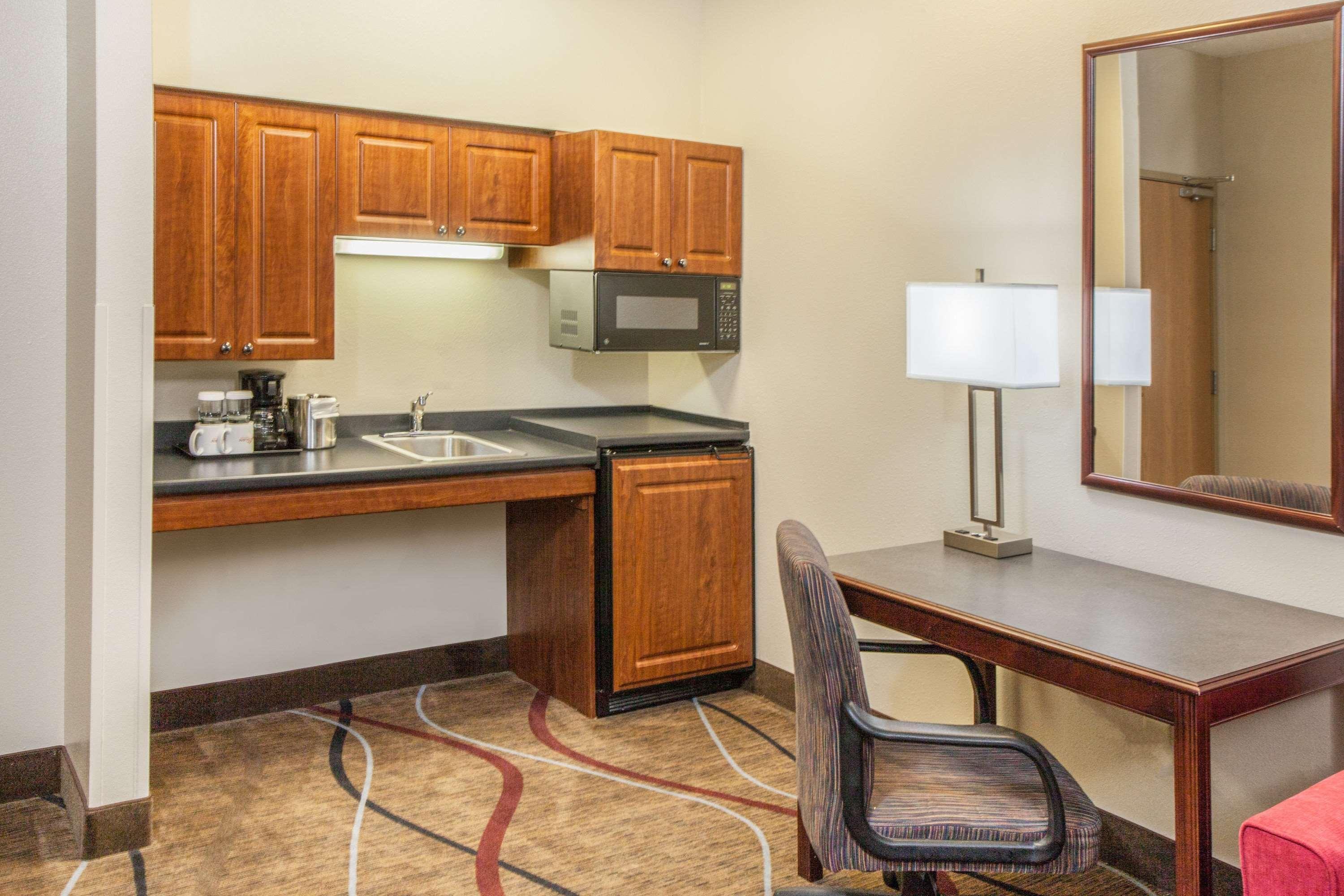 Hawthorn Extended By Wyndham Hotel Bloomington